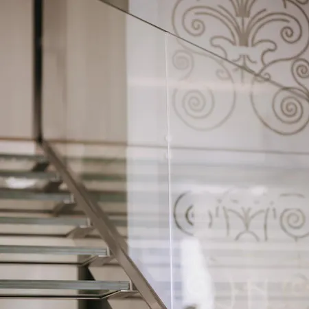 Ξενοδοχείο Vis A Vis 4*