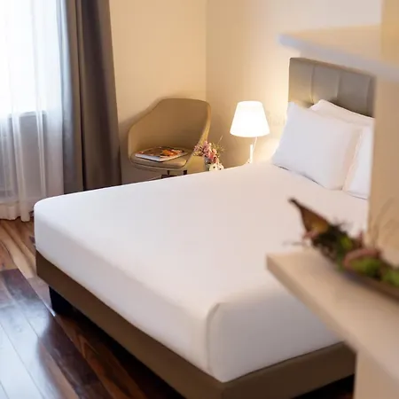 Vis A Vis 4* Τεργέστη