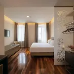 Hotel Vis à Vis 4*