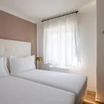 Vis à Vis