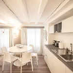 Hotel Vis A Vis Триест