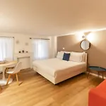 Vis à Vis Hotel