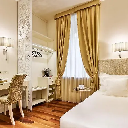 Hotel Vis A Vis 4*
