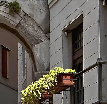 Hotel Vis A Vis