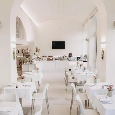 ホテル Vis A Vis 4*