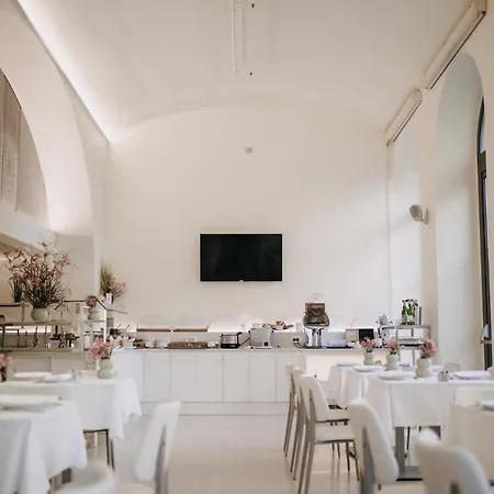 ホテル Vis A Vis トリエステ