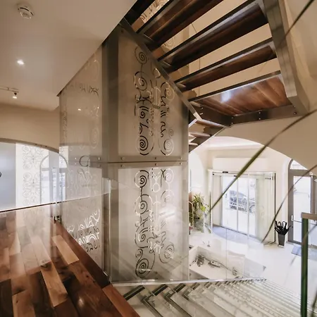 ホテル Vis A Vis 4*