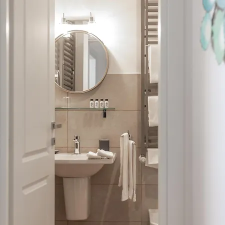 Отель Hotel Vis A Vis 4*