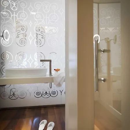 Vis A Vis トリエステ