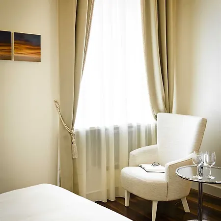 Vis A Vis Hotel