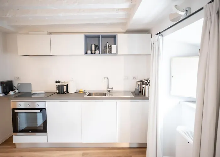 Vis à Vis 4* Trieste